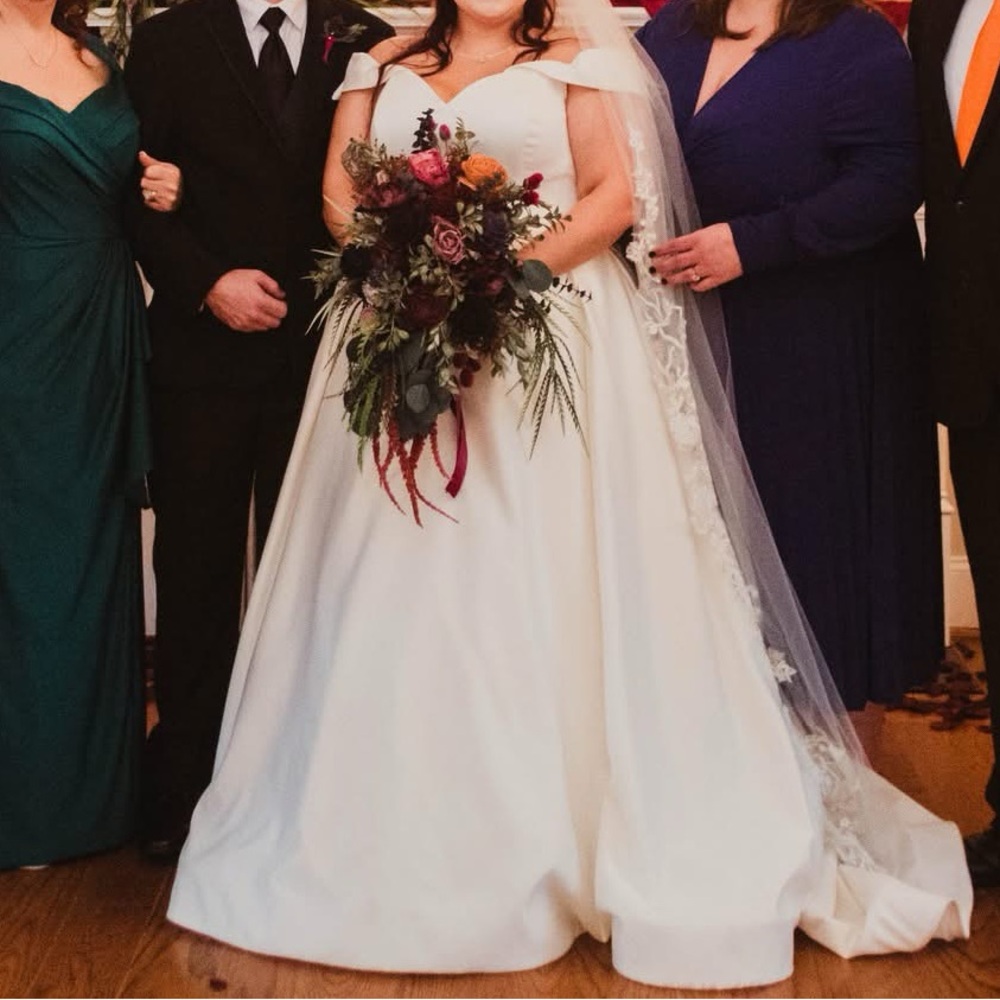 BUNDLE Off Shoulder Satin Gown Wedding Dress and Lace Veil